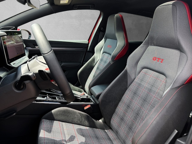 Volkswagen Golf 2.0 TSI DSG