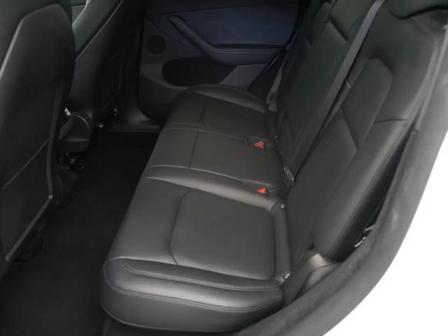 Tesla Model Y AWD Long Range