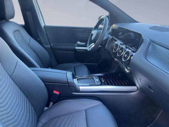 Mercedes-Benz B 200 Progressive Sedan