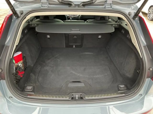 Volvo V60 AWD Dark T8 Ultimate