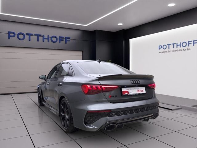 Audi RS3 Quattro S-Tronic Sedan