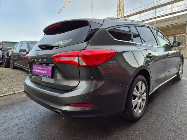 Ford Focus Cool & Connect