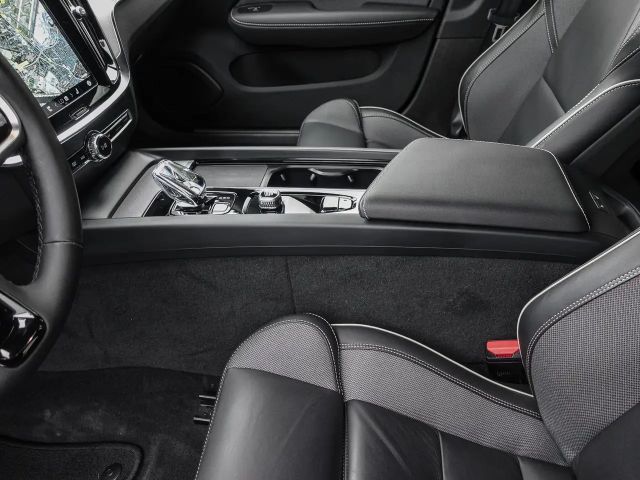 Volvo V60 Cross Country AWD Plus