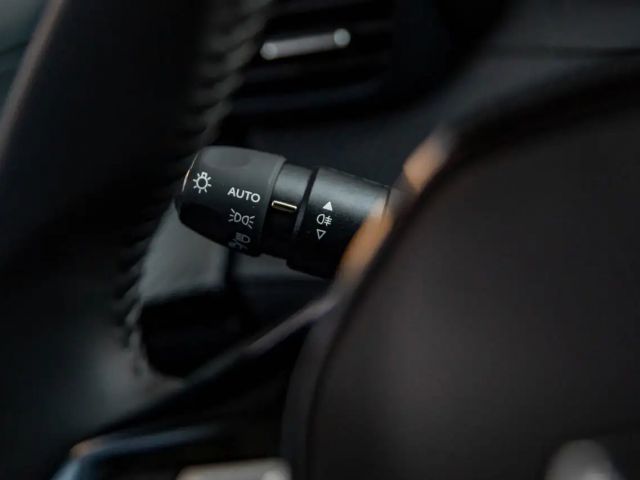 Peugeot 2008 100 PK MT6 | 360° Camera | Keyless | Dodehoekde...