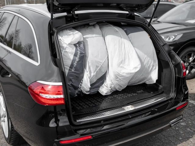 Mercedes-Benz E 220 AVANTGARDE E 220 d Estate