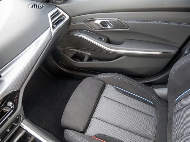 BMW 320 320d M-Sport Touring xDrive