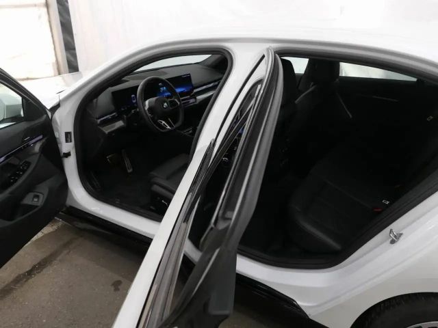 BMW 520 520d M-Sport Sedan xDrive