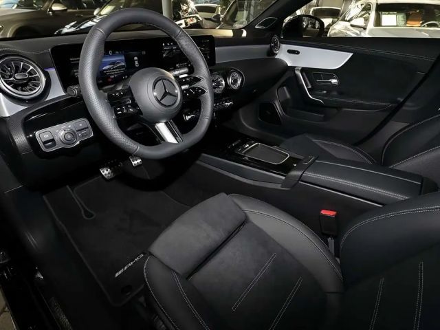 Mercedes-Benz CLA 250 4MATIC AMG Line Coupé