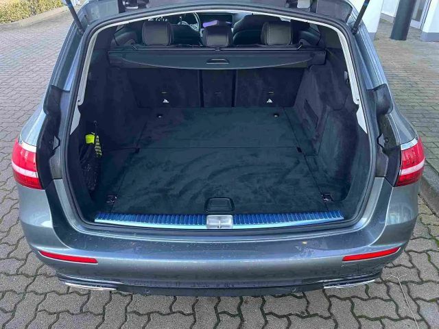 Mercedes-Benz E 200 AVANTGARDE Estate