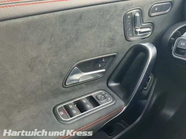 Mercedes-Benz CLA 200 AMG Line Shooting Brake