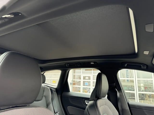 Volvo XC60 Dark Plus