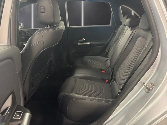 Mercedes-Benz B 200 Progressive Sedan