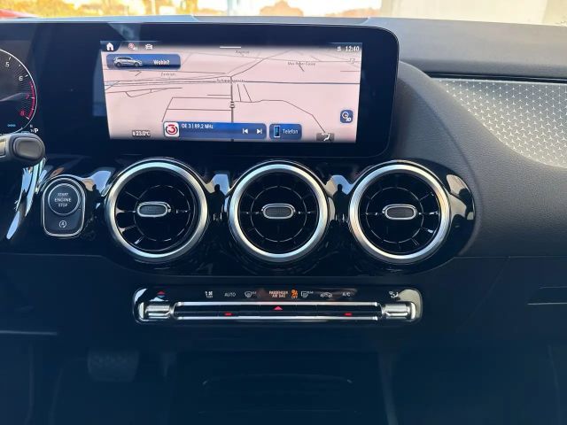 Mercedes-Benz B 180 Sedan