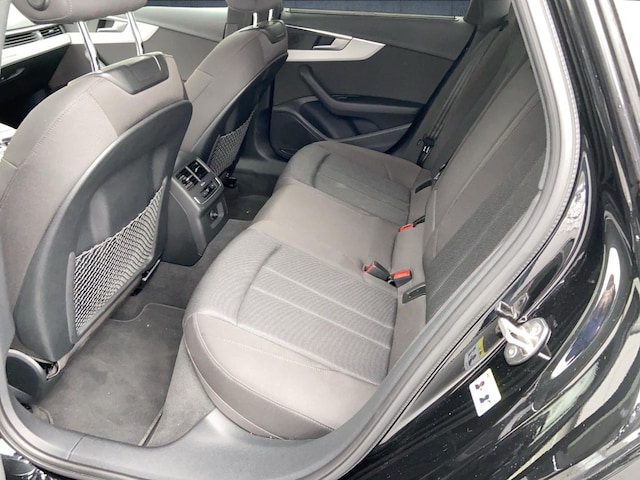 Audi A4 40 TFSI Avant Quattro S-Tronic