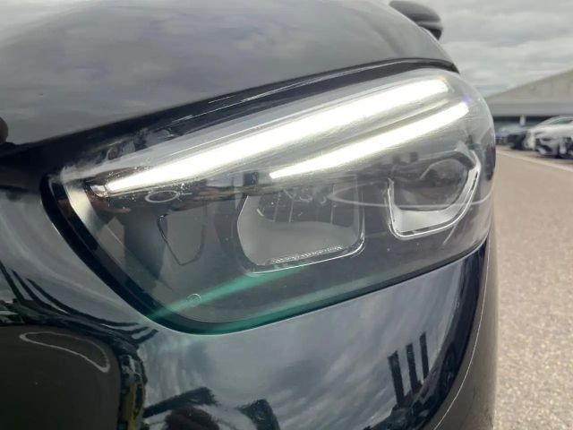 Mercedes-Benz B 200 Sedan Style