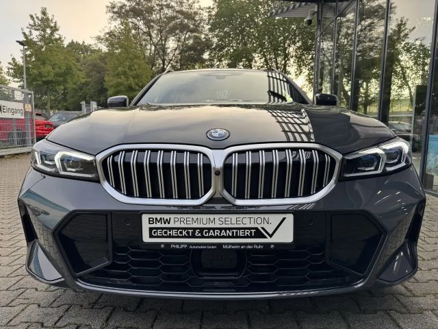 BMW 330 330e M-Sport Touring xDrive