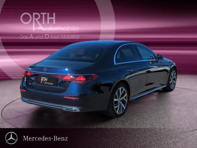 Mercedes-Benz E 300 EXCLUSIVE Sedan