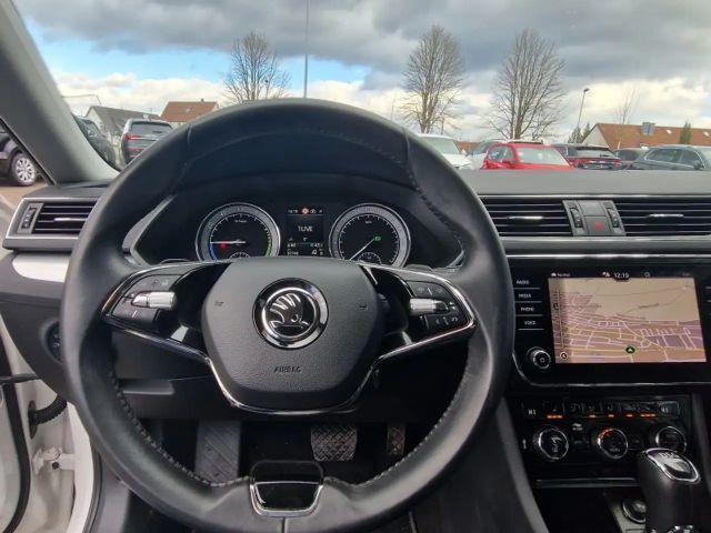 Skoda Superb 1.4 TSI Ambition Combi iV
