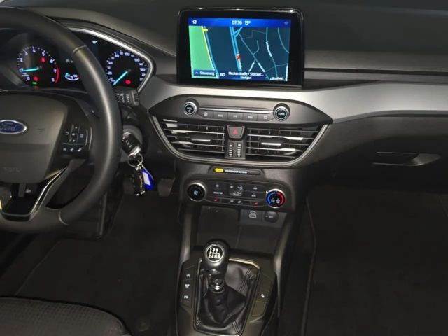 Ford Focus Cool & Connect EcoBoost Wagon