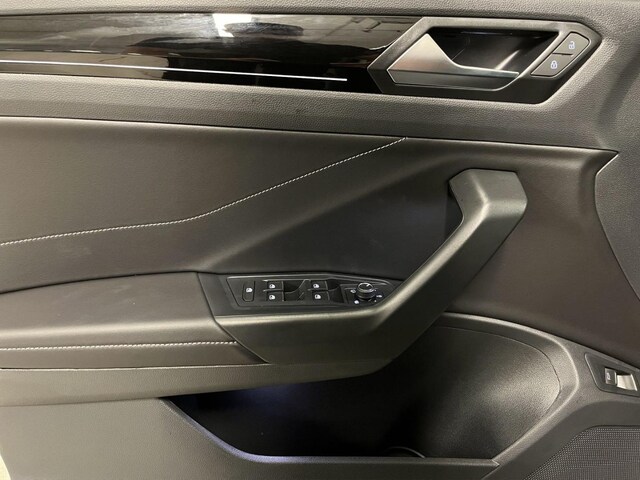 Volkswagen T-Roc 1.5 TSI DSG Plus R-Line