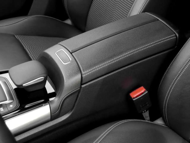 Mercedes-Benz GLA 200 Progressive