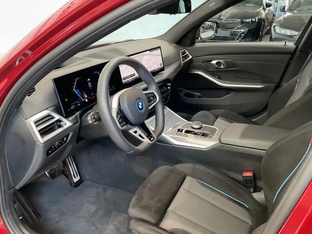 BMW 330 330e M-Sport xDrive