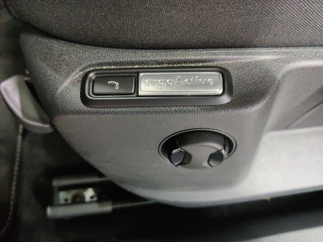 Volkswagen T-Roc 1.5 TSI DSG R-Line