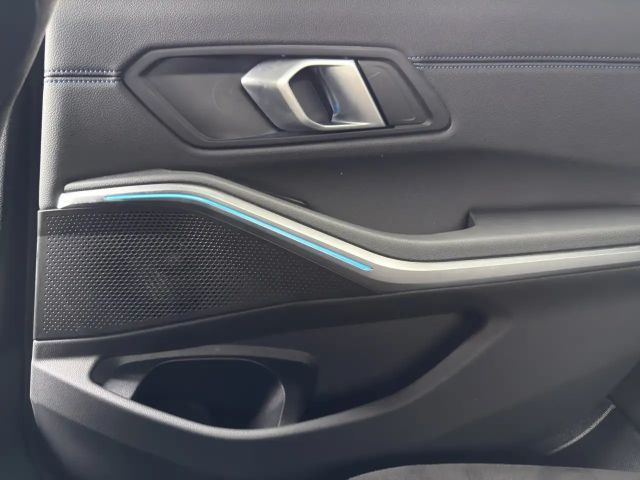 BMW 330 330d M-Sport Touring xDrive