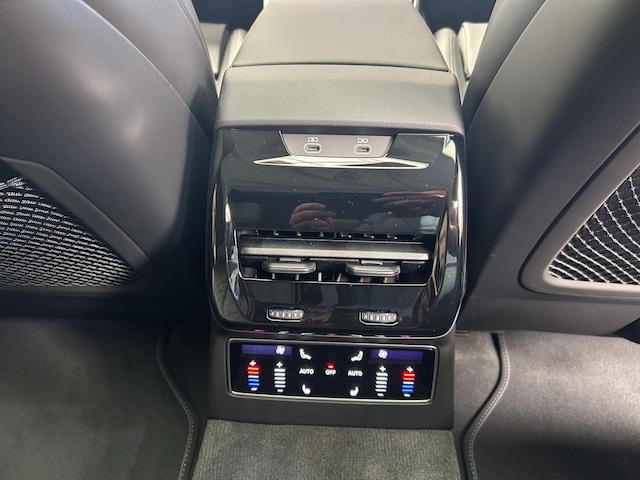 Audi A6 Avant Quattro S-Tronic