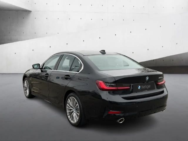 BMW 330 330e Sedan