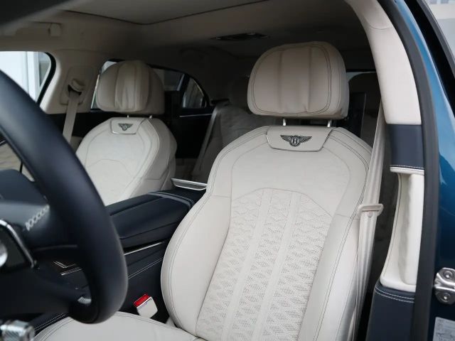 Bentley Flying Spur Hybrid V8