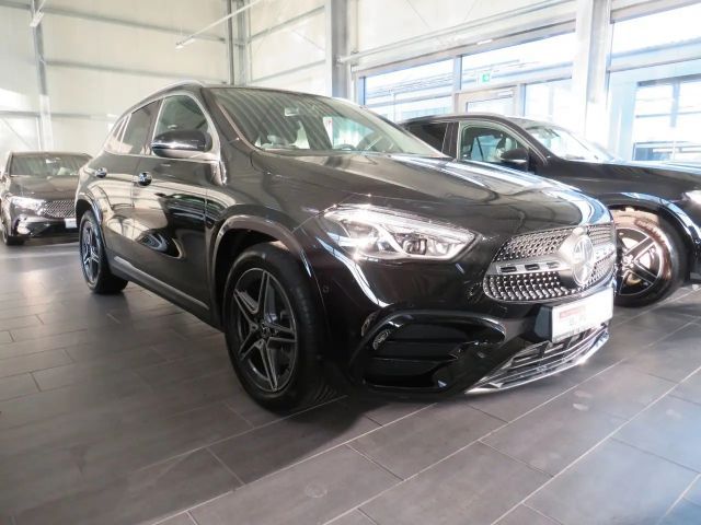 Mercedes-Benz GLA 200 AMG Line GLA 200 d