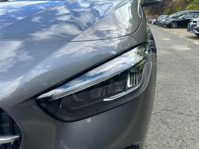 Mercedes-Benz B 180 Progressive Sedan