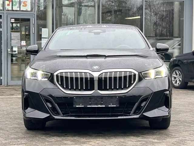 BMW 520 520i M-Sport Sedan