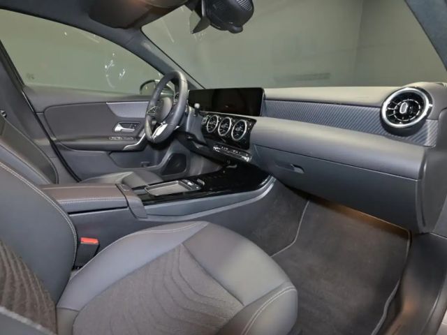 Mercedes-Benz A 200 A 200 d