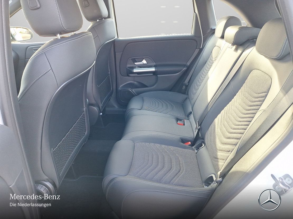 Mercedes-Benz B 180 Sedan