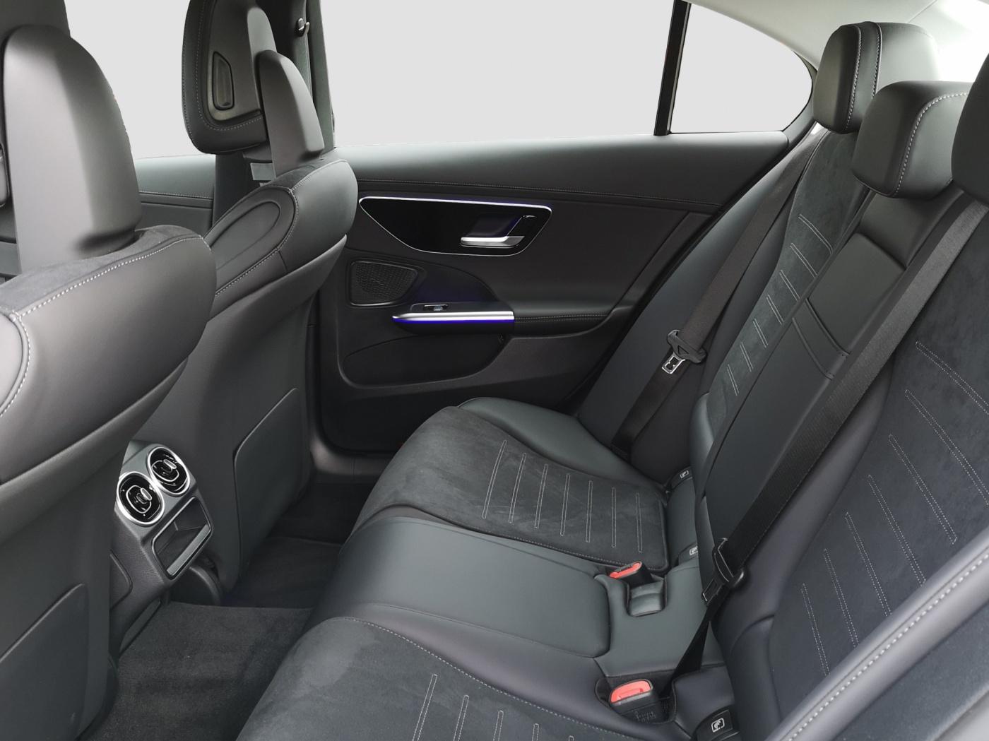 Mercedes-Benz C 200 AMG Line Sedan