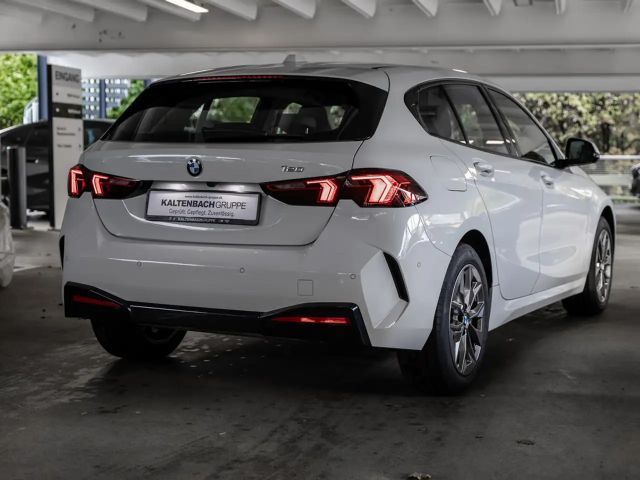 BMW 120 120i Sedan