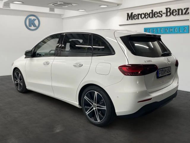 Mercedes-Benz B 200 Sedan