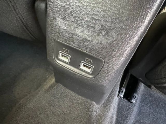 Peugeot E-2008 Active Pack