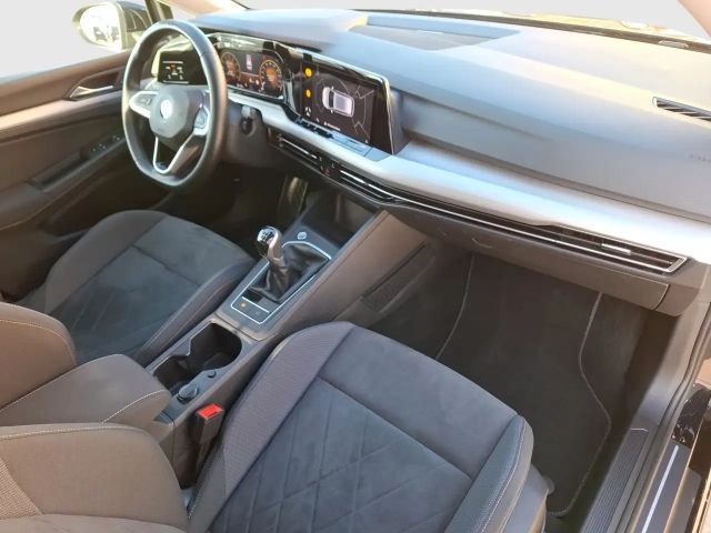 Volkswagen Golf Life Variant