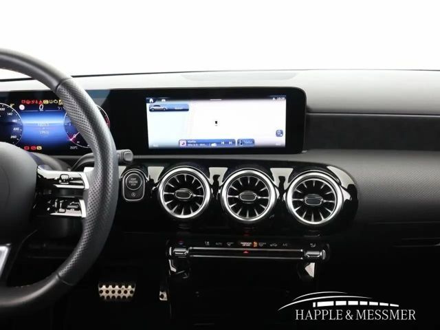 Mercedes-Benz A 220 A 220 d AMG Line