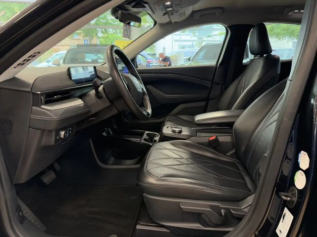 Ford Mustang Mach-E ST Line