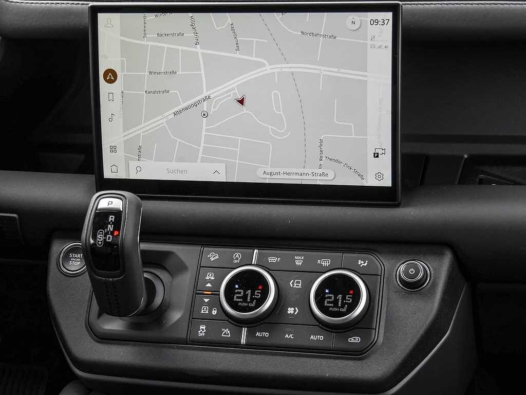 Land Rover Defender 90 Dynamic SE