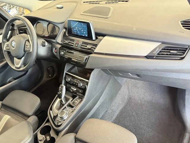 BMW 220 220d Advantage pakket