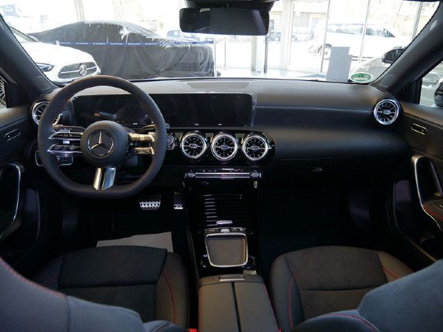 Mercedes-Benz A 200 A 200 d