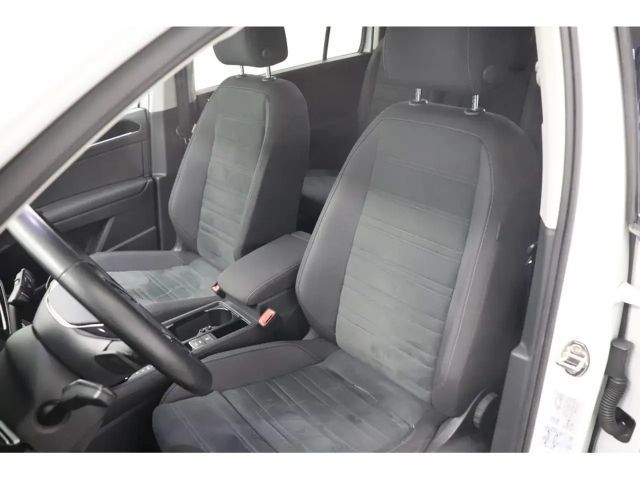 Volkswagen Touran 1.5 TSI Highline R-Line