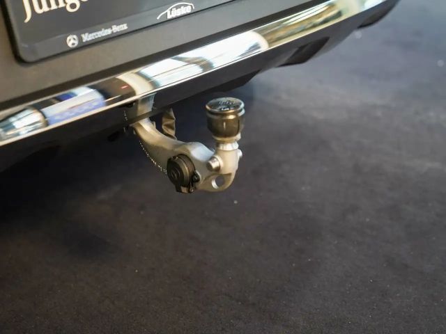 Mercedes-Benz EQE SUV 300