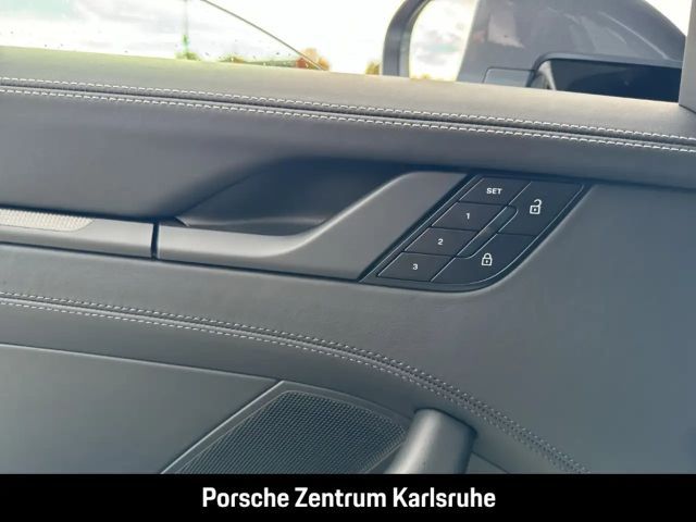 Porsche 992 Cabrio Carrera