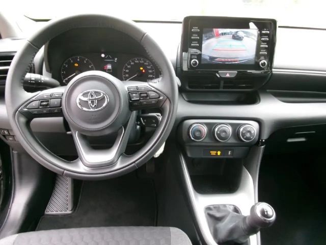 Toyota Yaris Active VVT-i